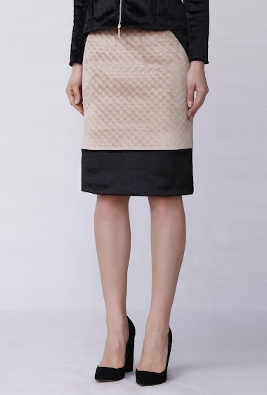 Großhändler Smart and Joy - Bi-material textured velvet and faux horsehair straight skirt