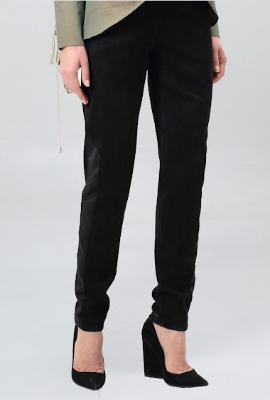 Großhändler Smart and Joy - Straight suede and satin pants