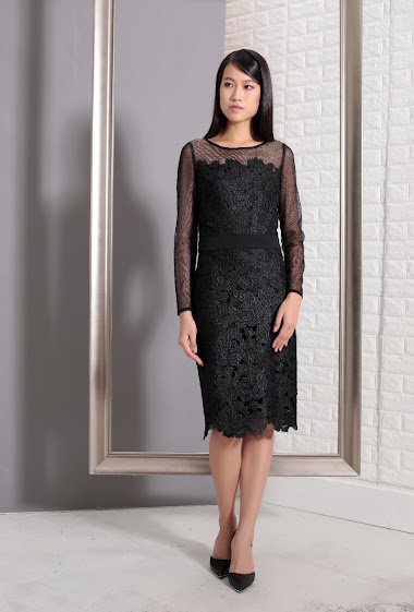 Mayorista Smart and Joy - Fitted dress in macro lace and tulle sleeves