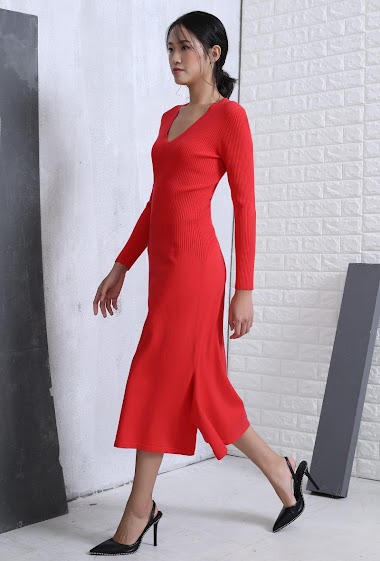Wholesaler Smart and Joy - Fitted knit dress with V-neck and side peplums
