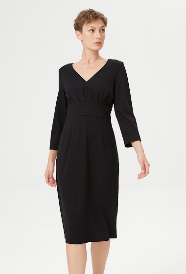 Großhändler Smart and Joy - Fitted dress with V-neck and chest pleats