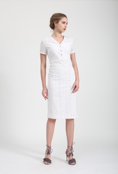 Wholesaler Smart and Joy - Fitted dress with short sleeves in English lace