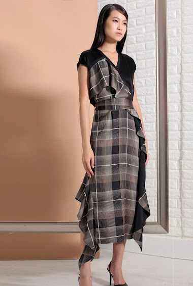 Großhändler Smart and Joy - Asymmetrical dress with bi-material satin ruffles and checked print