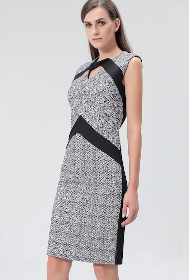 Mayorista Smart and Joy - Fitted cocktail dress with geometric print and jersey trim