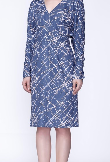 Wholesaler Smart and Joy - Straight dress with geometric print and V-neck