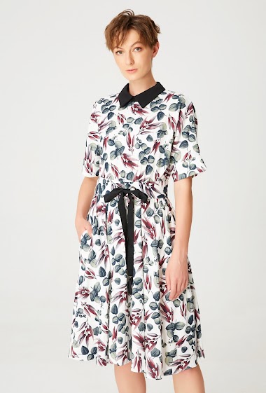 Wholesaler Smart and Joy - Flare dress with wide belt in leaf print