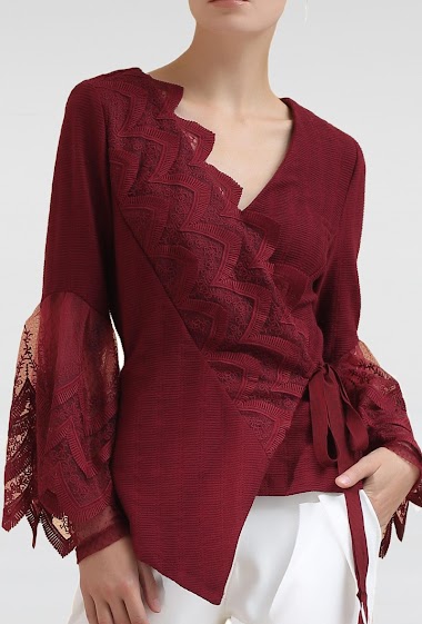 Großhändler Smart and Joy - Knit wrap top with lace trim