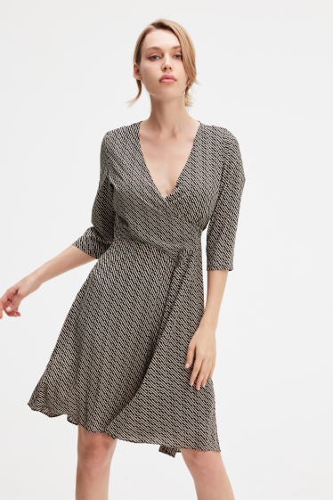 Wholesaler Smart and Joy - Side cross drape tunic dress