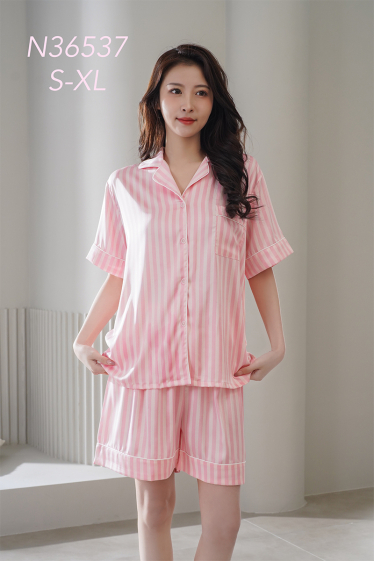 Großhändler Snow Rose - Rosa gestreiftes Pyjama-Set aus Hemd und Shorts