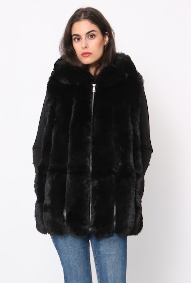 Großhändler Softy by Ever Boom - Faux fur waist coat with hood