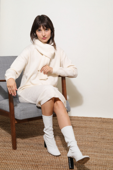 Wholesaler Sophyline - Sweater dress with scarf