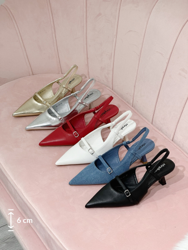 Wholesaler Stephan Paris - Closed pointed toe pumps with buckle detail