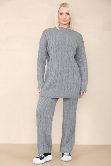 Großhändler Sumel - SET aus Wollkleidung für Damen im Herbst-Winter-Bubble-Stil. REF IDE23