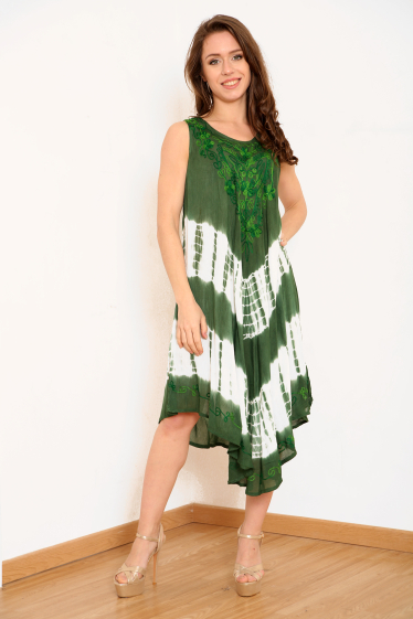 Wholesaler Sumel - Floral Tie-Die Sew Embroidery Design on Women Dress Ref-6147