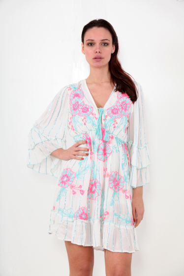 Grossiste Sumel - Robe courte col en V pour femmes, motif de broderie florale  Ref-6140