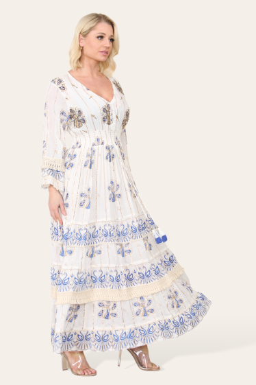 Wholesaler Sumel - Women's V-neck dress, long sleeves, decorated with embroidery and print (ref. 2401).