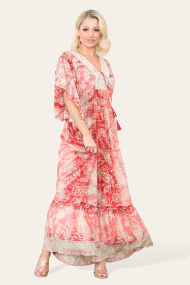 Wholesaler Sumel - Women's dress Elegant floral dress with V-neck and bell sleeves. 5129
