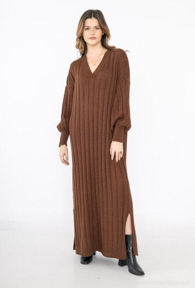 Wholesaler Sumel - Women's long winter dress with v-neck, small symmetrical line, narrow sleeves ref 2698-VNEKR