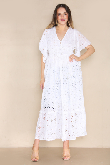 Wholesaler Sumel - Long cotton dress with lace work in circles and short sleeves. Ref. 23-2005