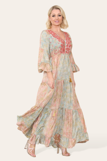 Großhändler Sumel - Langes Damenkleid, V-Ausschnitt mit Knöpfen und Blumenmuster L-264