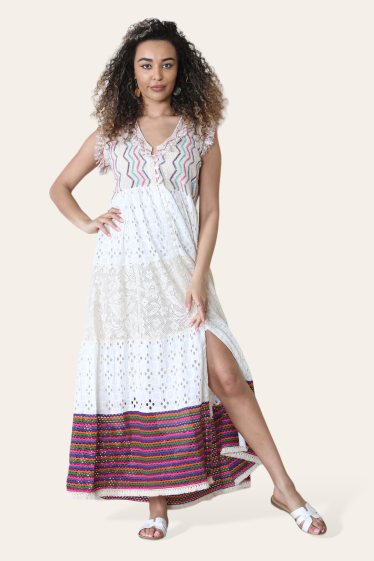 Wholesaler Sumel - Long plain white buttoned sleeveless dress with lace ref SYM-23
