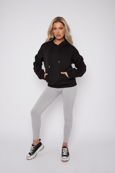 Wholesaler Sumel - Women's hooded sweatshirt with stylish sleeves, perfect for protection from winter. Ref 1736