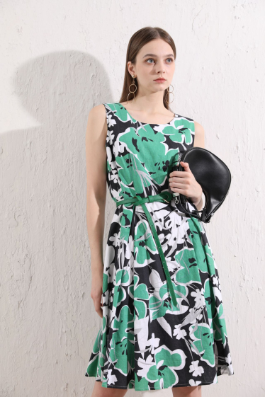 Wholesaler Sweet Miss - Floral printed cotton dress with belt