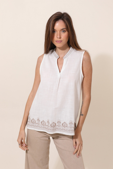 Wholesaler Sweet Miss - Embroidered cotton V-neck T-shirt