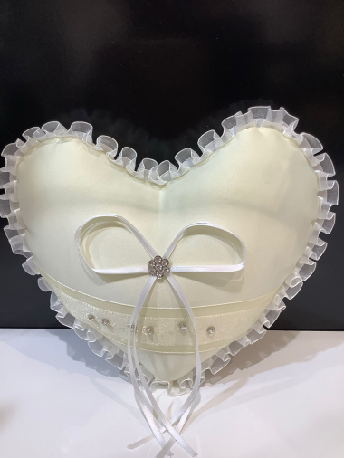 Wholesaler T.L. MARIAGE - Heart wedding cushion