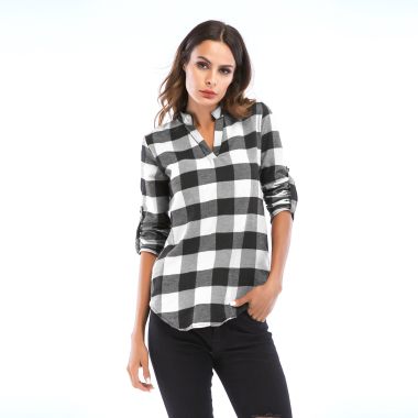 Wholesaler TINA - Black and white checkered blouse in bohemian chic style