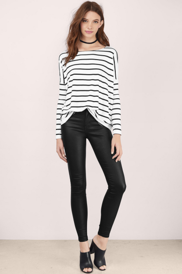 Grossiste TINA - T-shirt rayé Blanc et noir