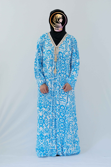 Großhändler TRENDLAND - Dina (دينا) / Abaya mit V-Ausschnitt ODER „abstraktes ethnisches“ Muster