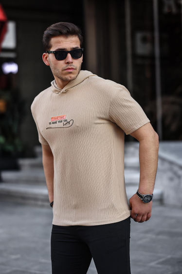 Grossiste TRICKO - T-shirt homme manche courte à capuche et à rayure en relief imprimé en 3D