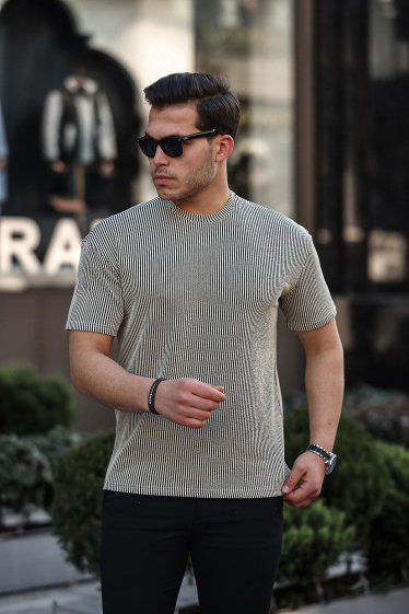Grossiste TRICKO - T-shirt homme manche courte à rayure blanche et noir