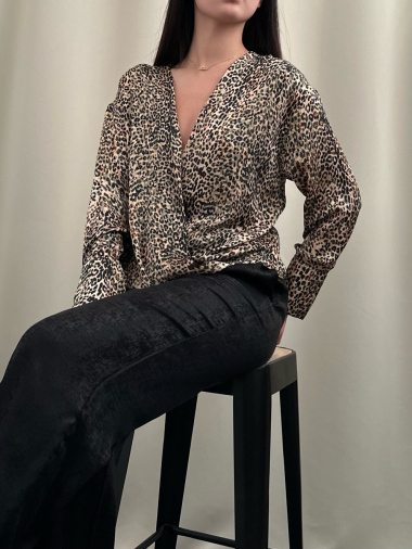 Wholesaler Unika Paris - Leopard print wrap blouse