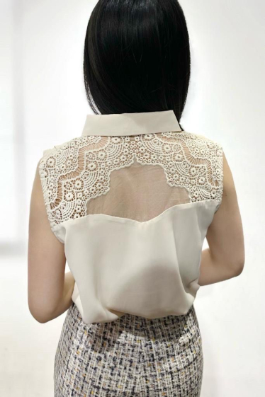 Wholesaler Unika Paris - Sleeveless shirt with lace