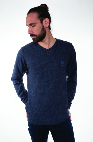 Wholesaler UNION BLACK - Men's V-neck sweater