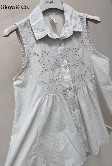 Wholesaler NOS - Cotton blouse with lace