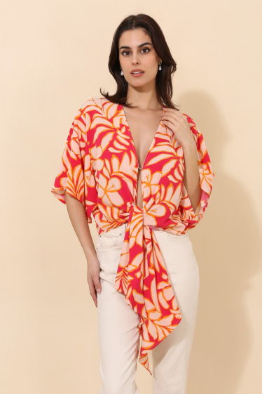 Wholesaler Van Der Rock - Short blouse with kimono sleeves.