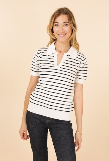 Knit t-shirt with polo neck with stripe