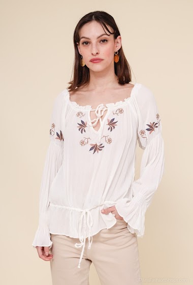 Großhändler Vega's - Embroidered blouse