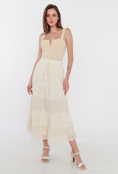 Wholesaler Vega's - Plain embroidered mid-length skirt with bow