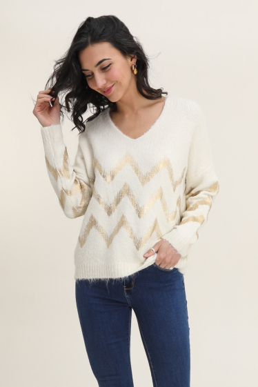 Wholesaler Vega's - Knitted sweater with metallic stripes