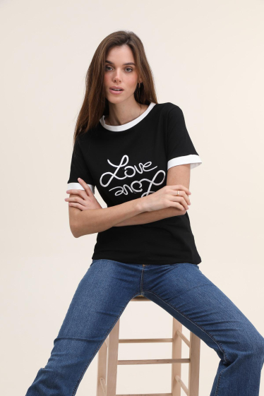 Großhändler Vega's - T-Shirt mit kleinem LOVE-Logo