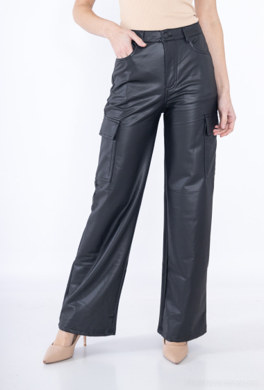 Wholesaler Vera Fashion - Faux leather cargo pants