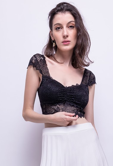 Wholesaler Vera Fashion - Short lace tank top with small V-neck