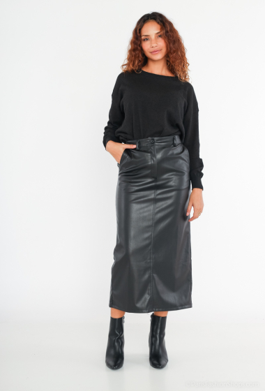 Wholesaler Voyelles - Long faux leather skirt with back slit