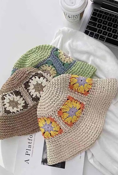 Wholesaler VS PLUS - Crochet hat with flower pattern