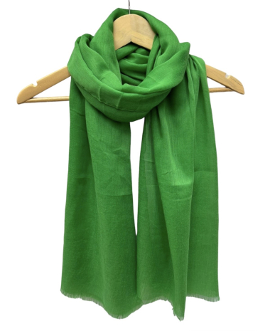 Wholesaler VS PLUS - Plain unisex scarf with mini fringe finish