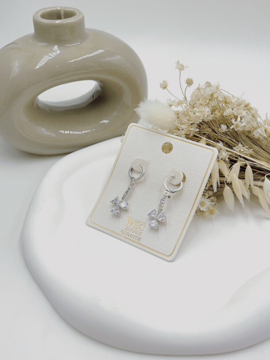 Wholesaler WEC Bijoux - Zirconia set metal earring